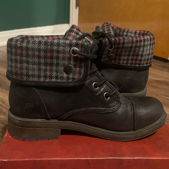 Arizona Yolanda Booties 🧣 - Picture 4 of 9